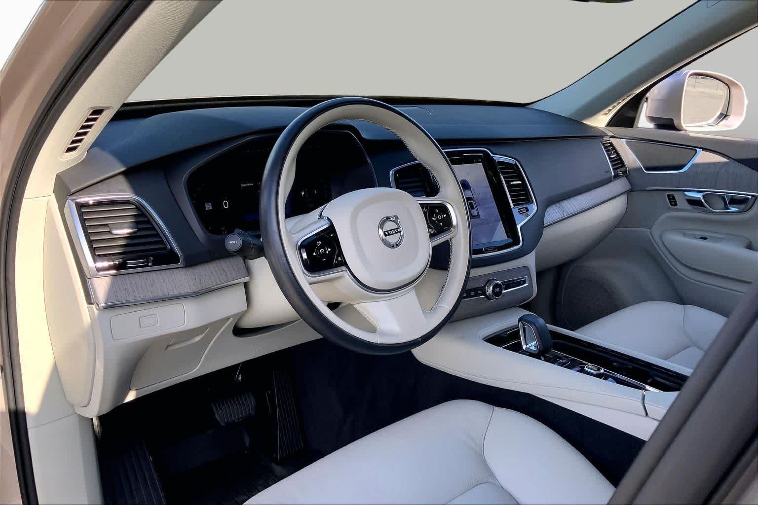 Used 2025 Bright Dusk Metallic Volvo Plus image 17