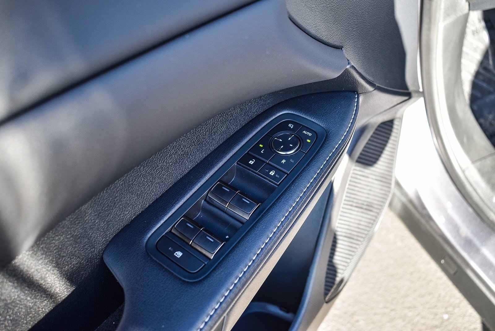 2023 Lexus RX 350 - Photo 19