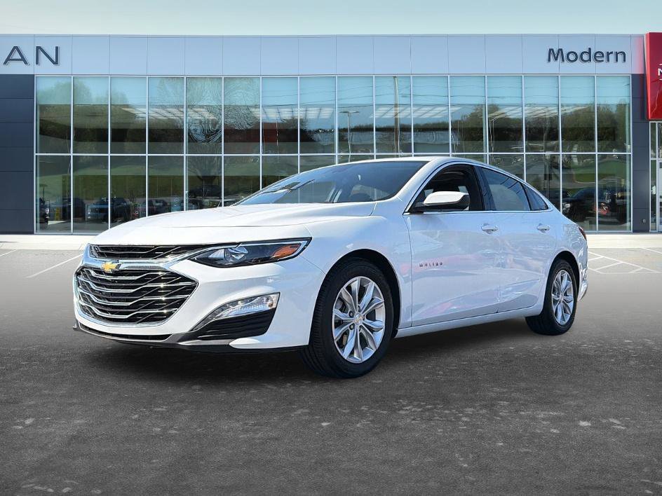 Used 2024 Summit White Chevrolet LT image 1