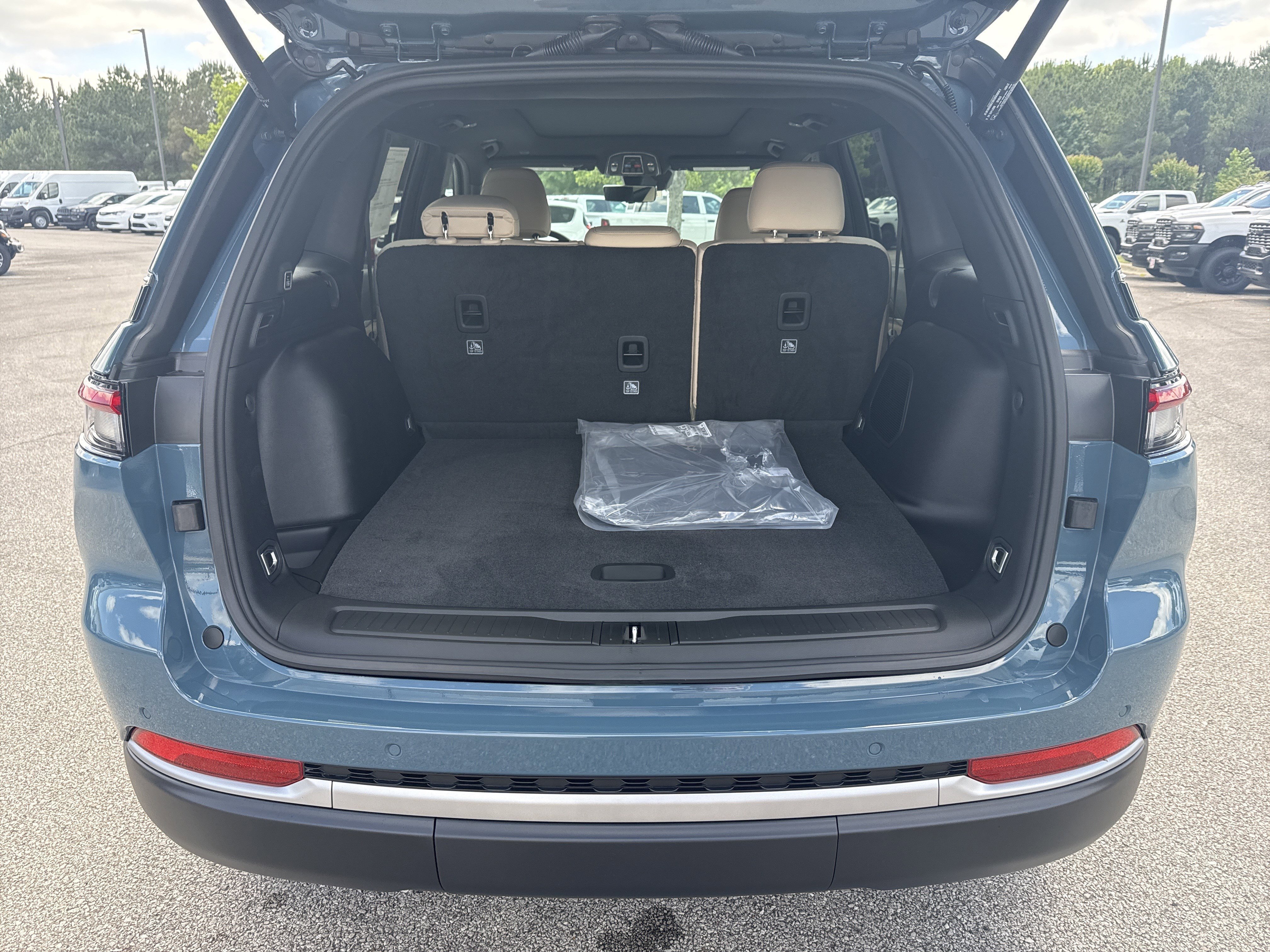 New 2026 Steel Blue Exterior Paint Jeep Limited image 19