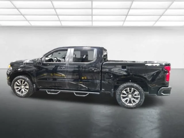 Used 2022 Black Chevrolet RST image 8