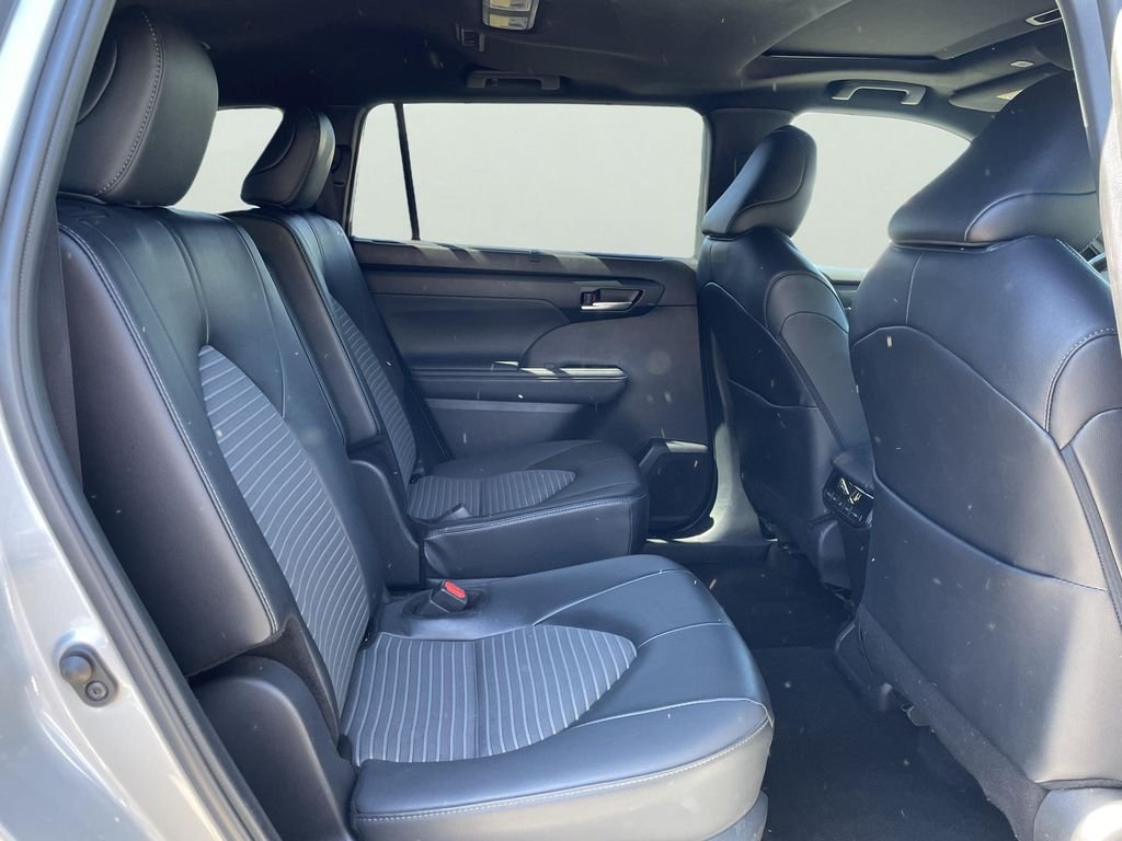 Used 2025 Silver Toyota XLE image 12
