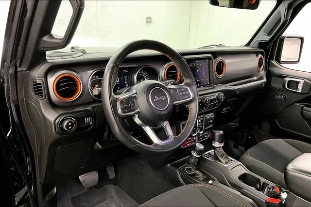 Used 2023 Black Clearcoat Jeep Mojave image 17