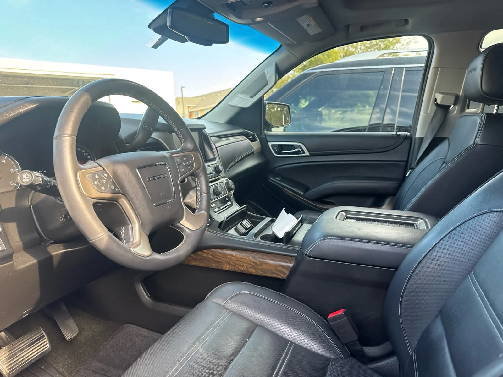 Used 2018 Onyx Black GMC Denali image 9
