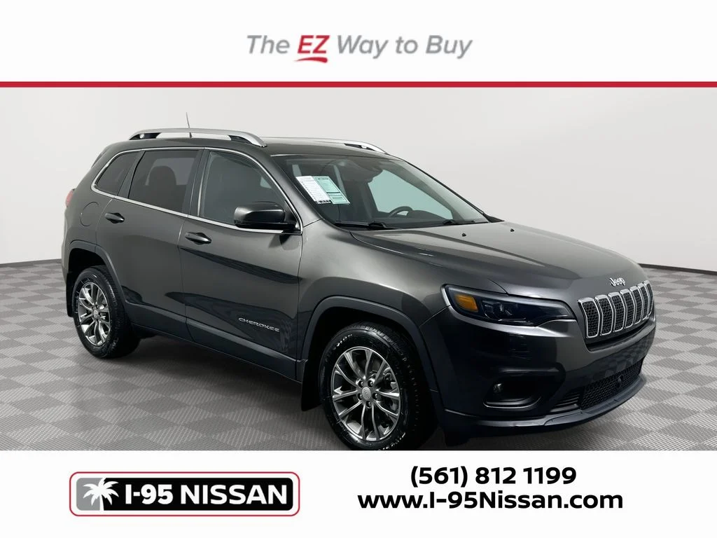 Used 2021 Gray Jeep Latitude Lux image 1