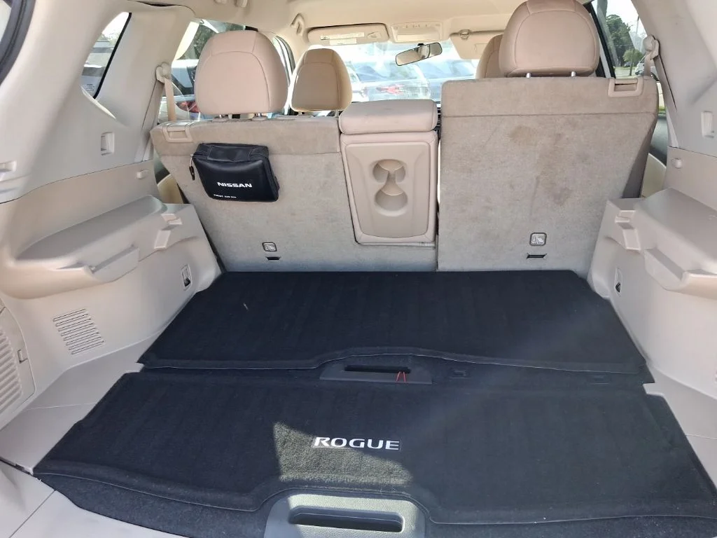 Used 2018 White Nissan SV image 11