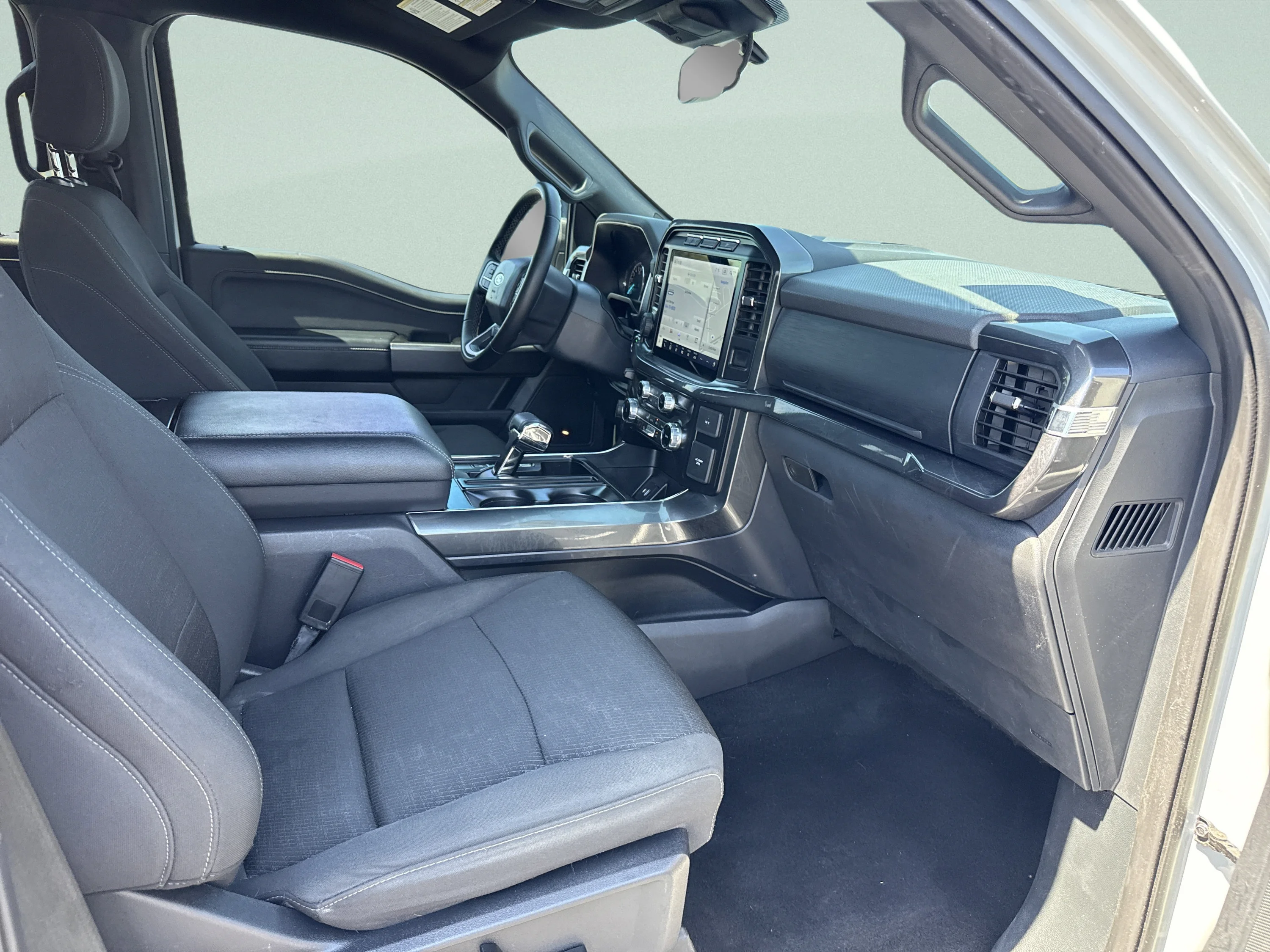 Used 2023 Avalanche Gray Ford XLT image 18