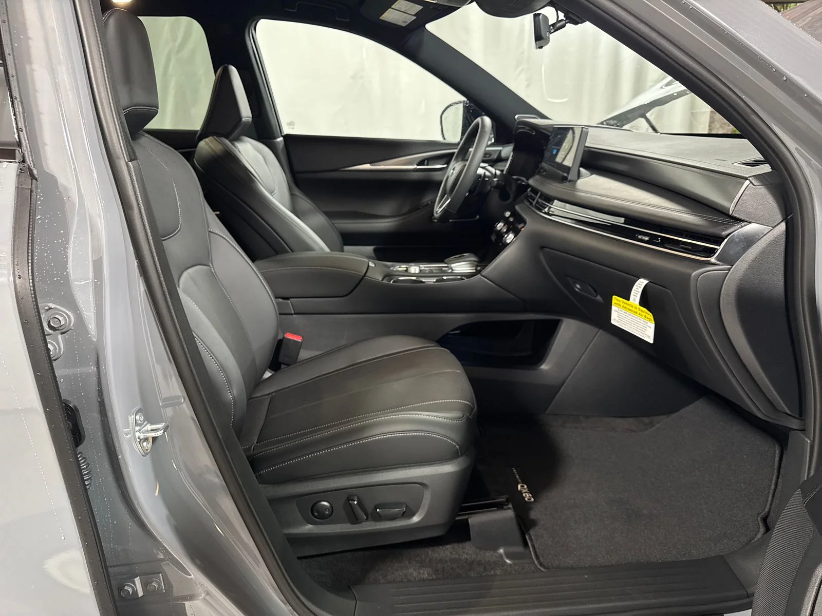 New 2027 HARBOR GRAY INFINITI Sport AWD image 25