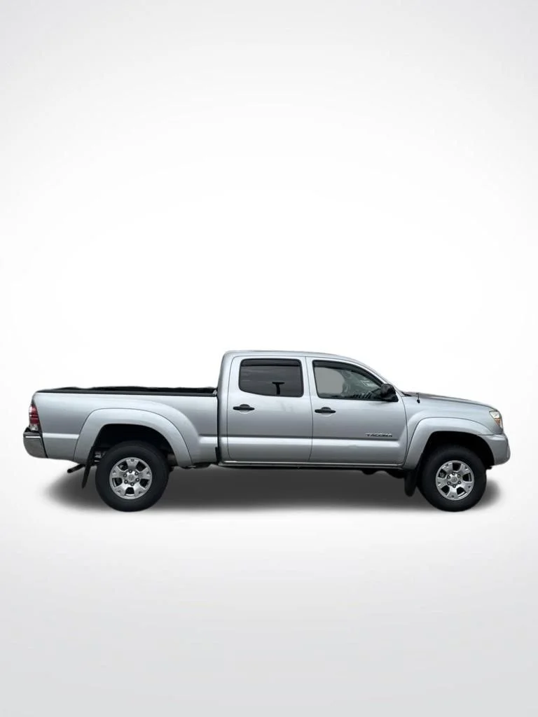 Used 2013 Silver Toyota Base image 7