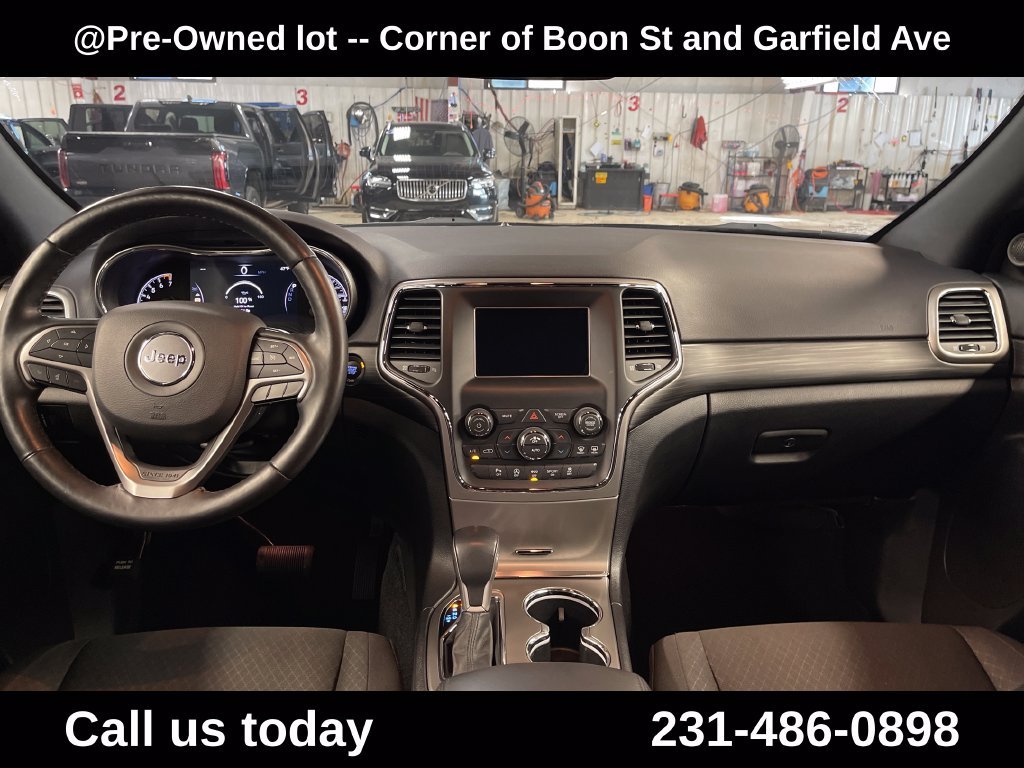 Used 2021 Red Jeep Laredo E image 18