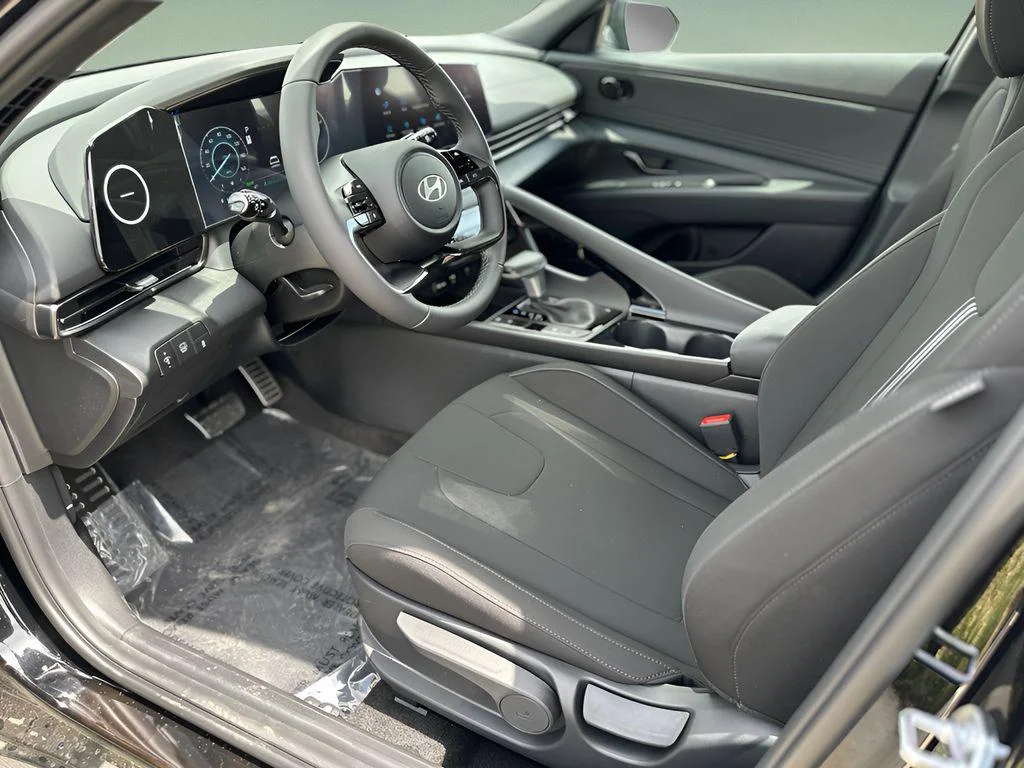 2025 Hyundai Elantra Blue - Photo 21