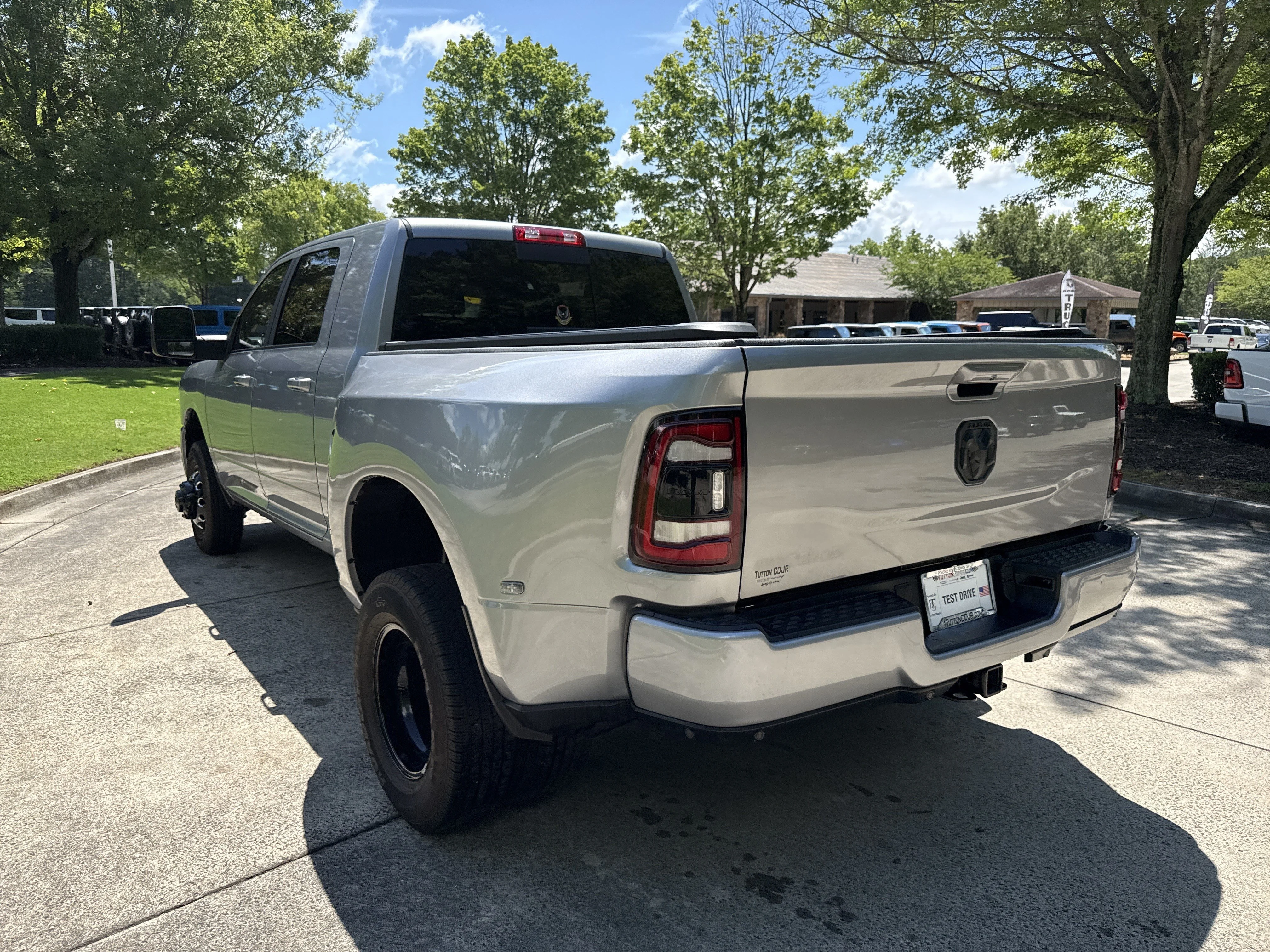 Used 2024 Billet Silver Metallic Clearcoat Ram Laramie image 5