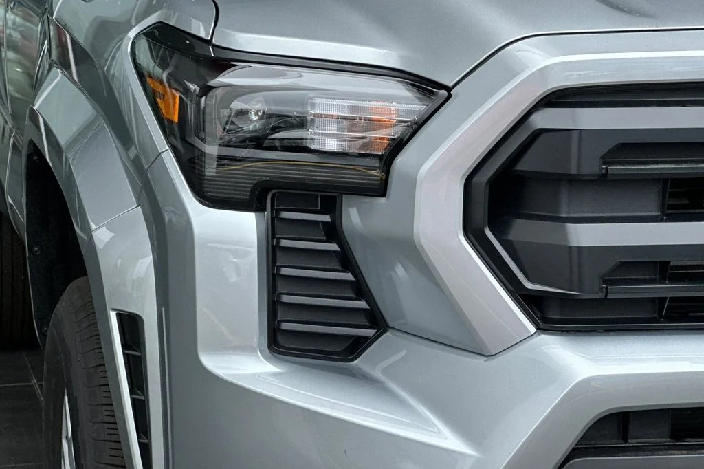 New 2026 Celestial Silver Metallic Toyota  SR5 image 27