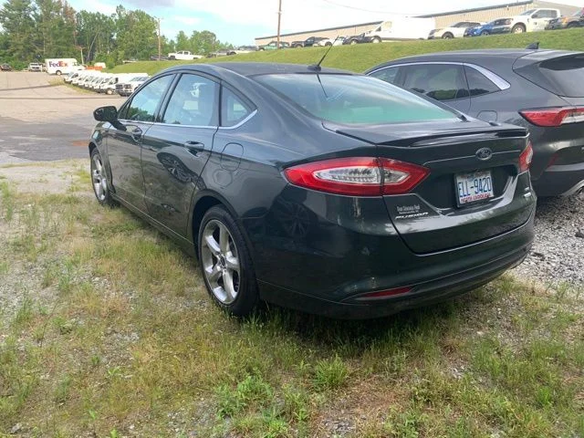 Used 2016  Ford SE image 5