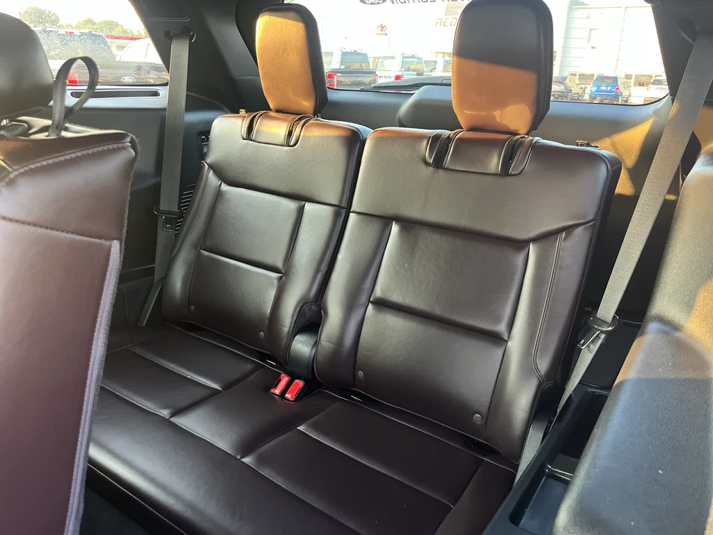 Used 2025 Carbonized Gray Metallic Ford Platinum image 17