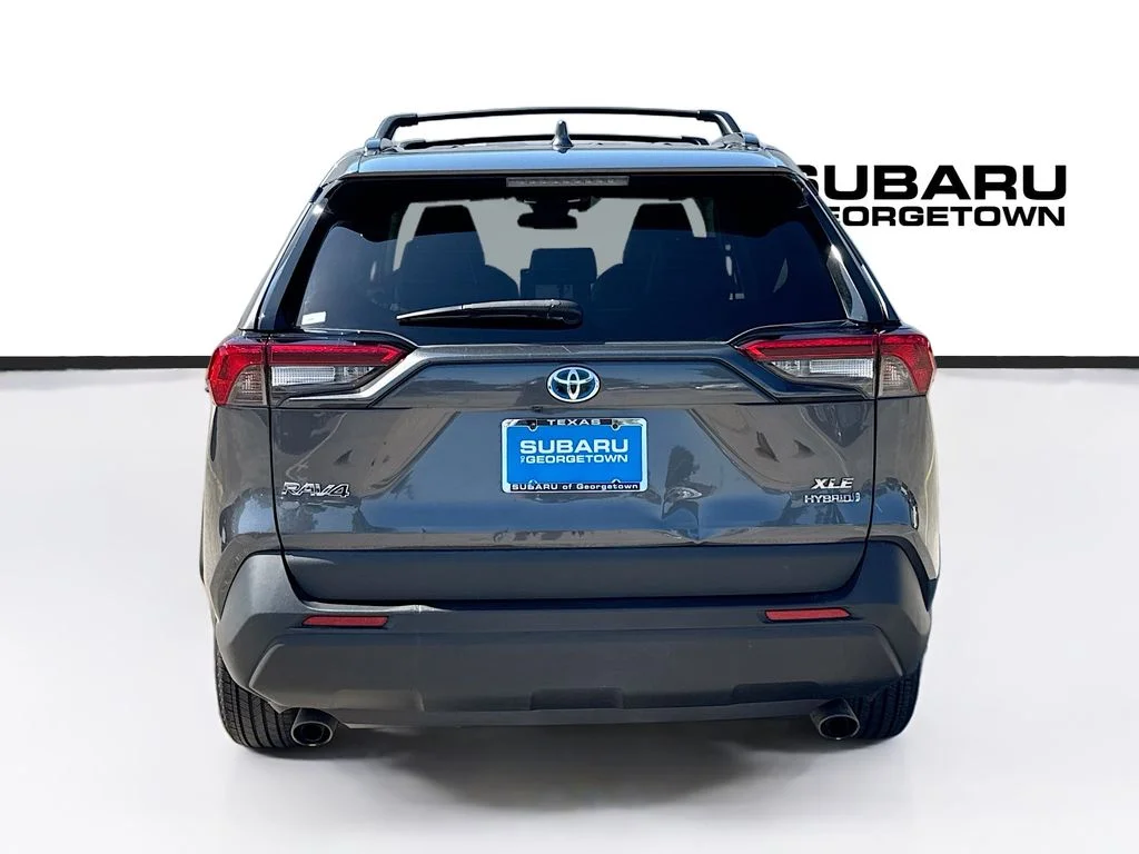 Used 2021 Gray Toyota XLE Premium image 6