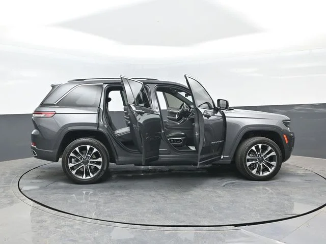 Certified Used 2022 Metallic Jeep Overland 4xe image 28