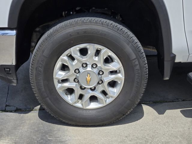 Used 2024 Summit White Chevrolet LTZ image 10