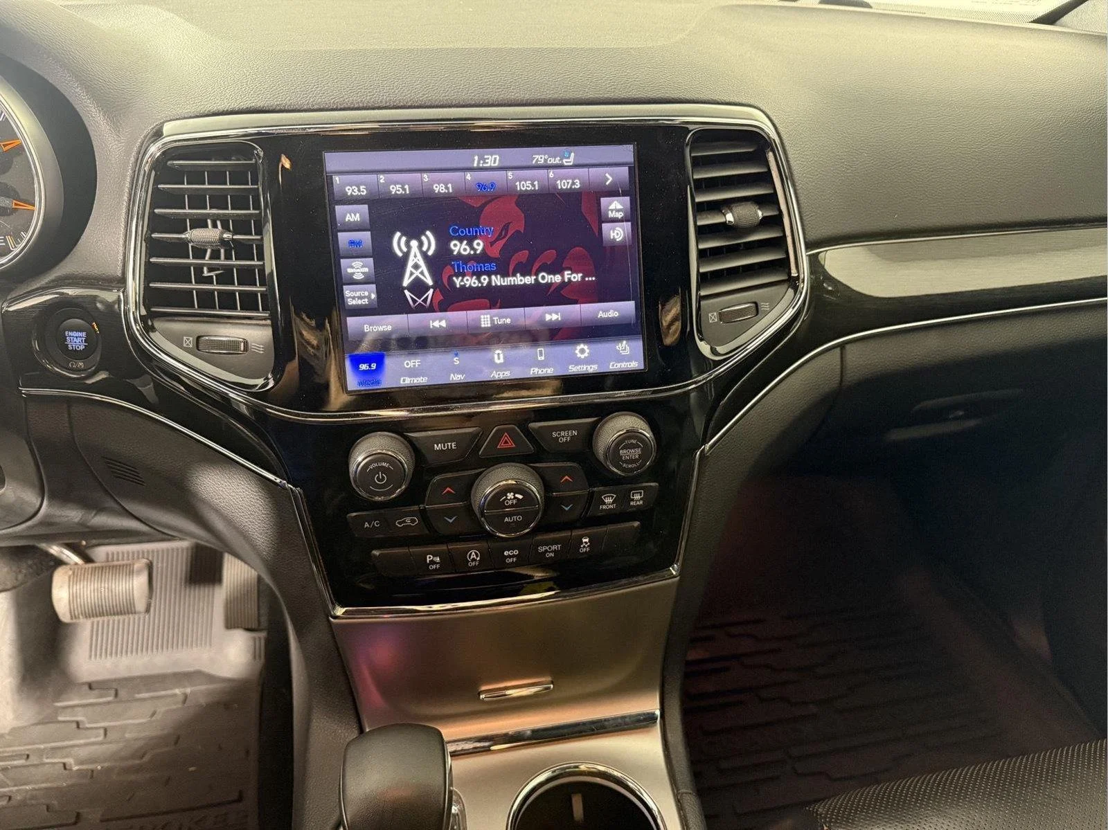 Used 2019 Bright White Clearcoat Jeep Trailhawk image 5