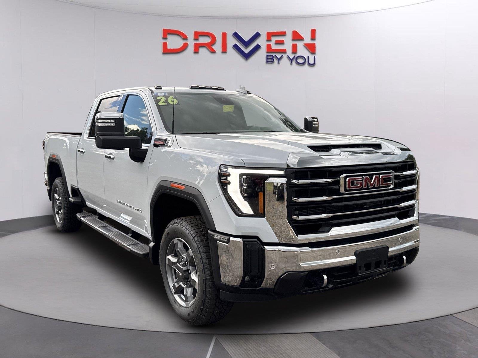 New 2026 Glacier White Tricoat GMC SLT image 2