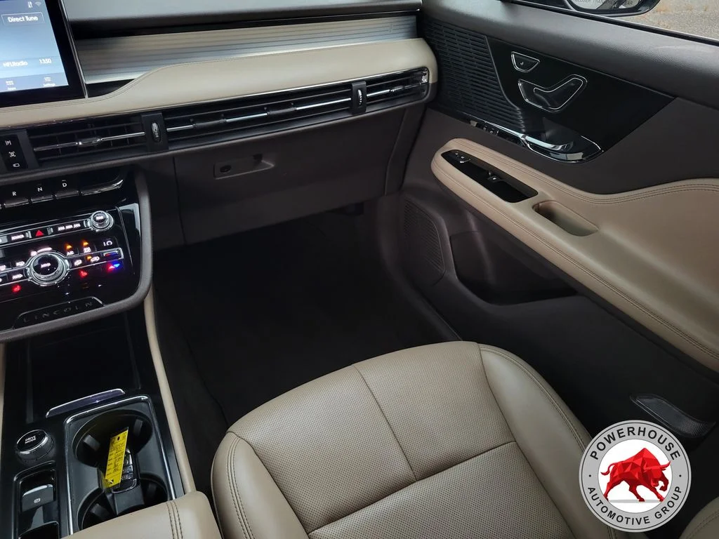 Used 2020 Black Lincoln Standard image 21