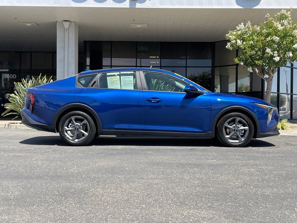 Used 2025 Blue Kia LXS image 3