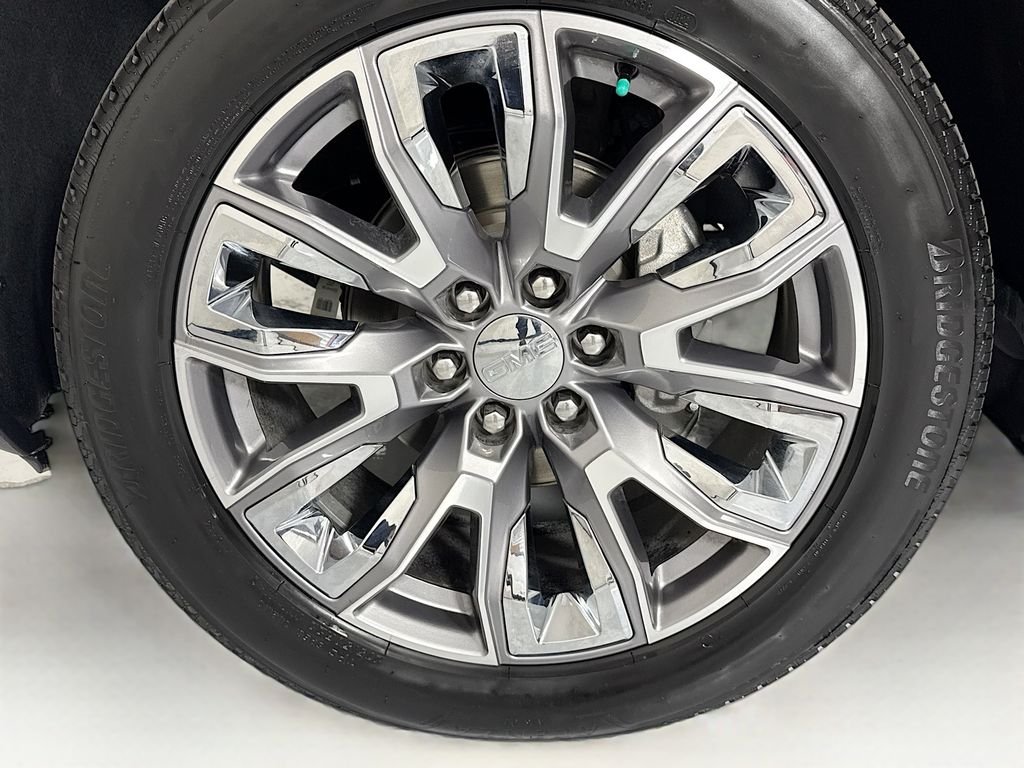 Used 2024 Red GMC Denali image 31