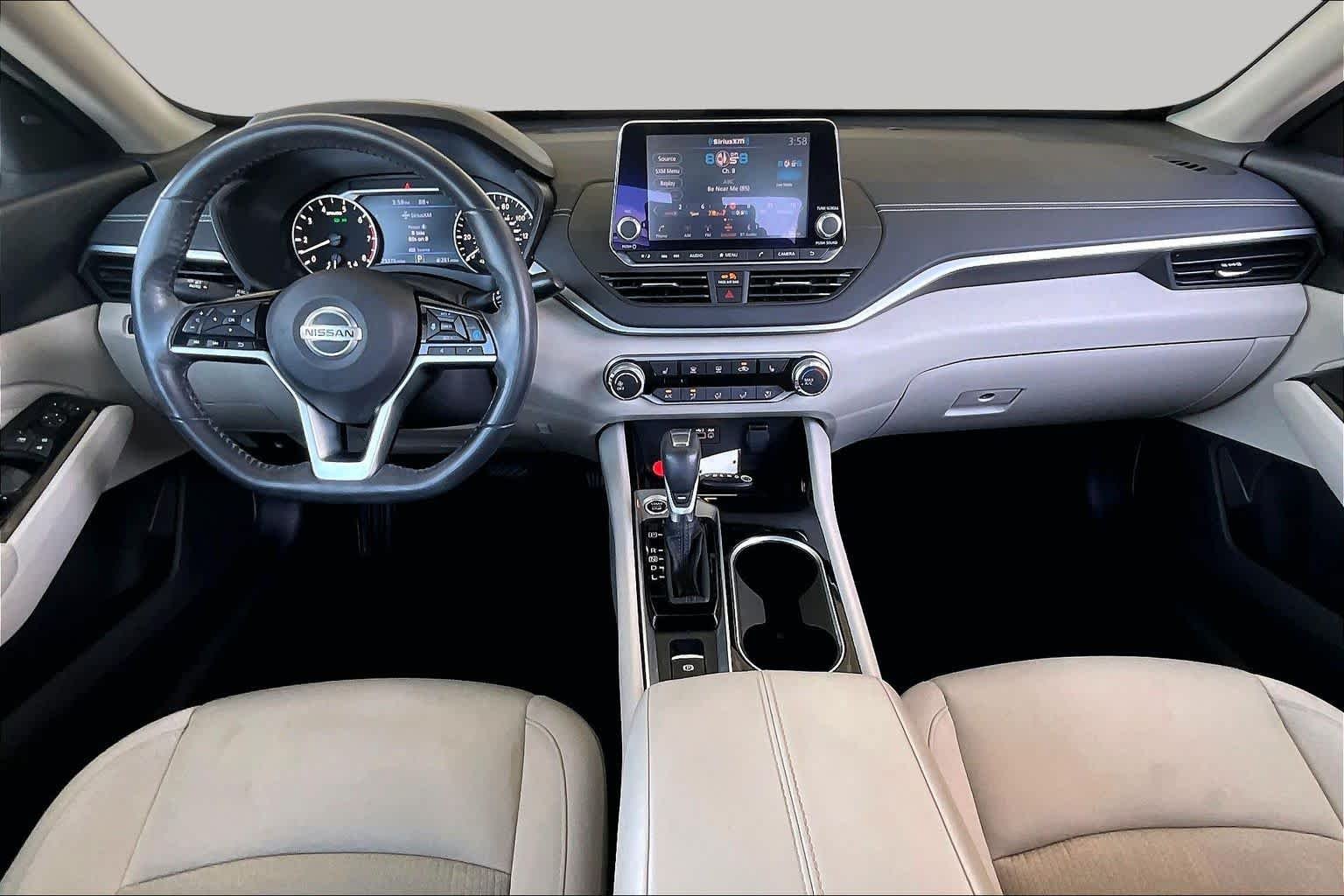Used 2021 Pearl White Tricoat Nissan 2.5 SV image 16