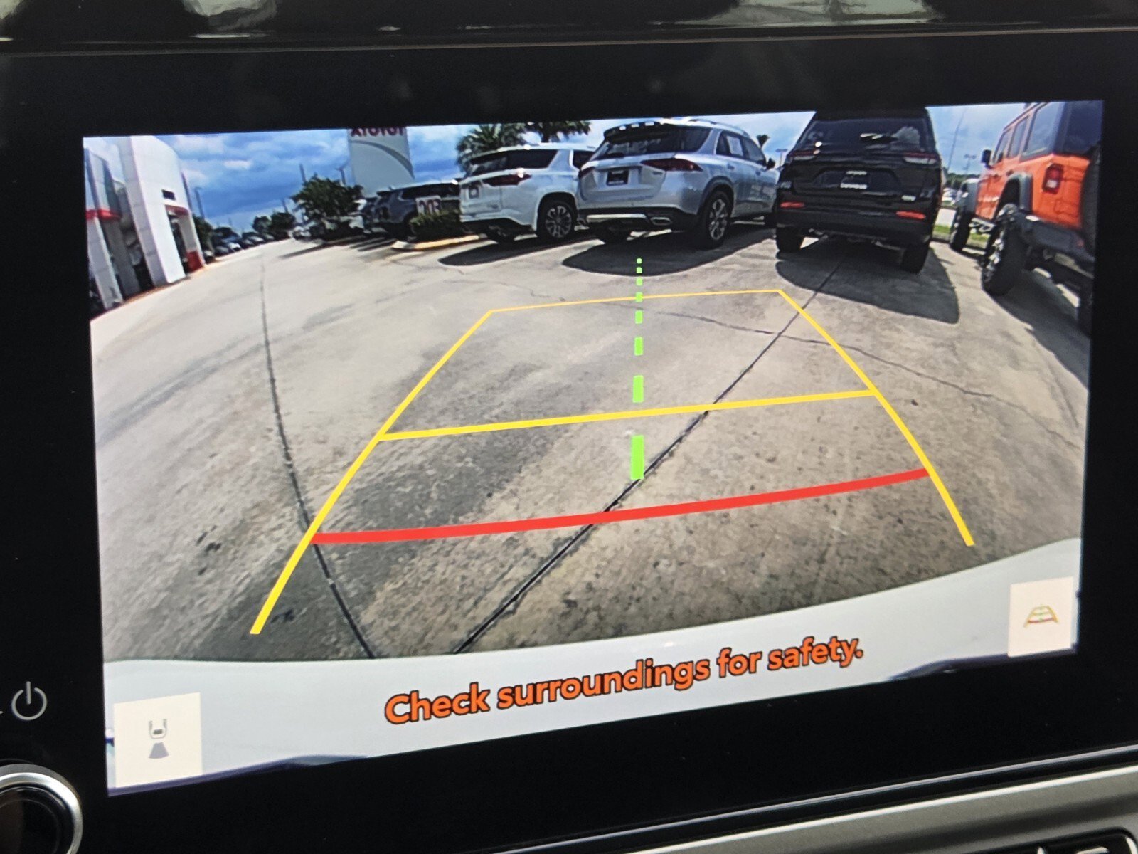 Used 2025 Ice Cap Toyota SE image 18