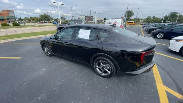 2025 Kia K4 LXS - Photo 8