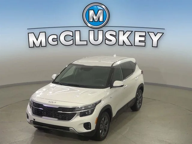 Used 2026 White Kia LX image 5