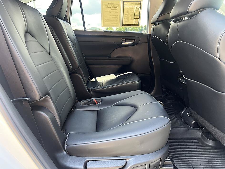 Used 2023 Pearl Toyota XLE image 21