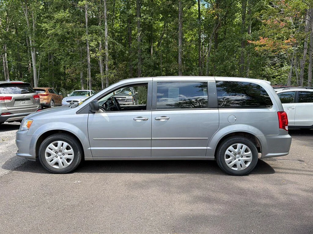 Used 2017 Billet Clearcoat Dodge SE image 11