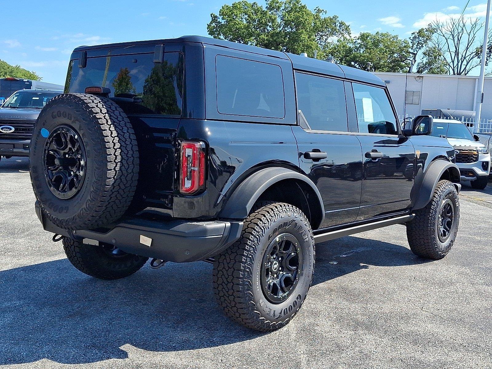New 2026 Shadow Black Ford Badlands® image 4