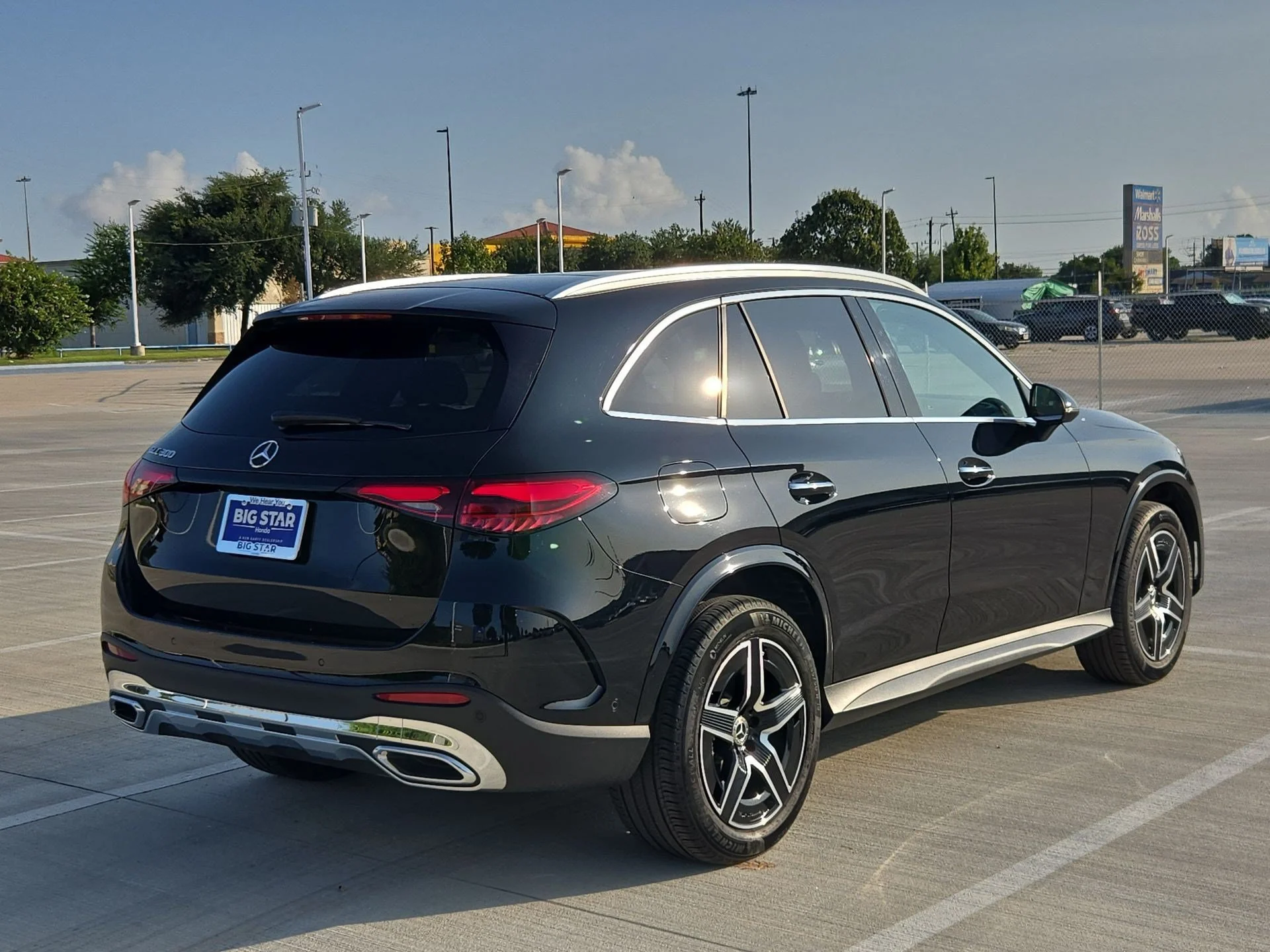 Used 2025 Black Mercedes-Benz GLC 300 image 3