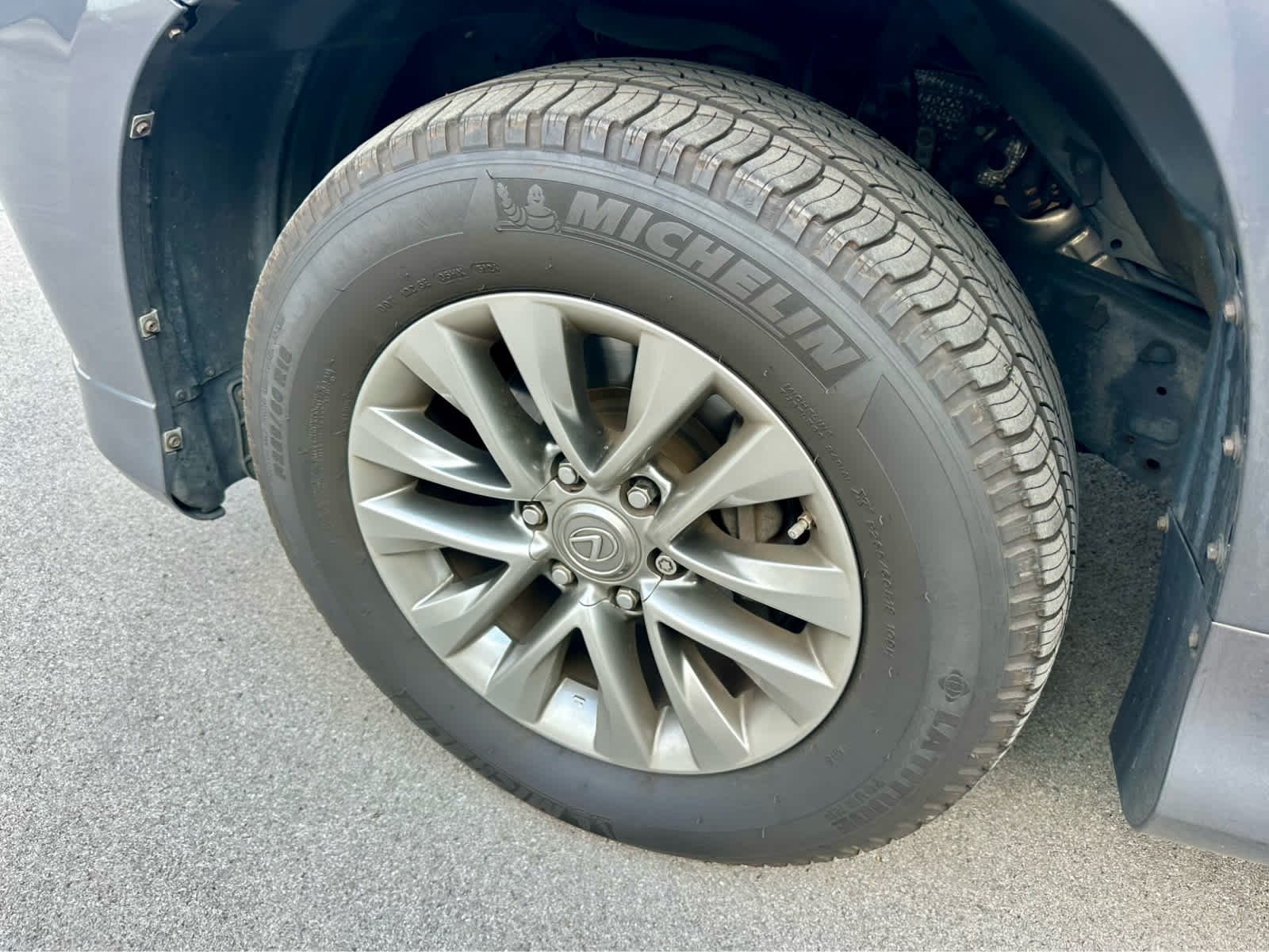 Used 2017 Nebula Gray Pearl Lexus Luxury image 9