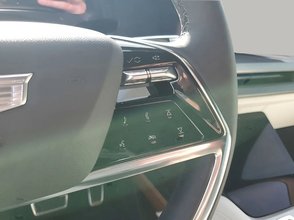 2026 Cadillac VISTIQ Sport - Photo 36