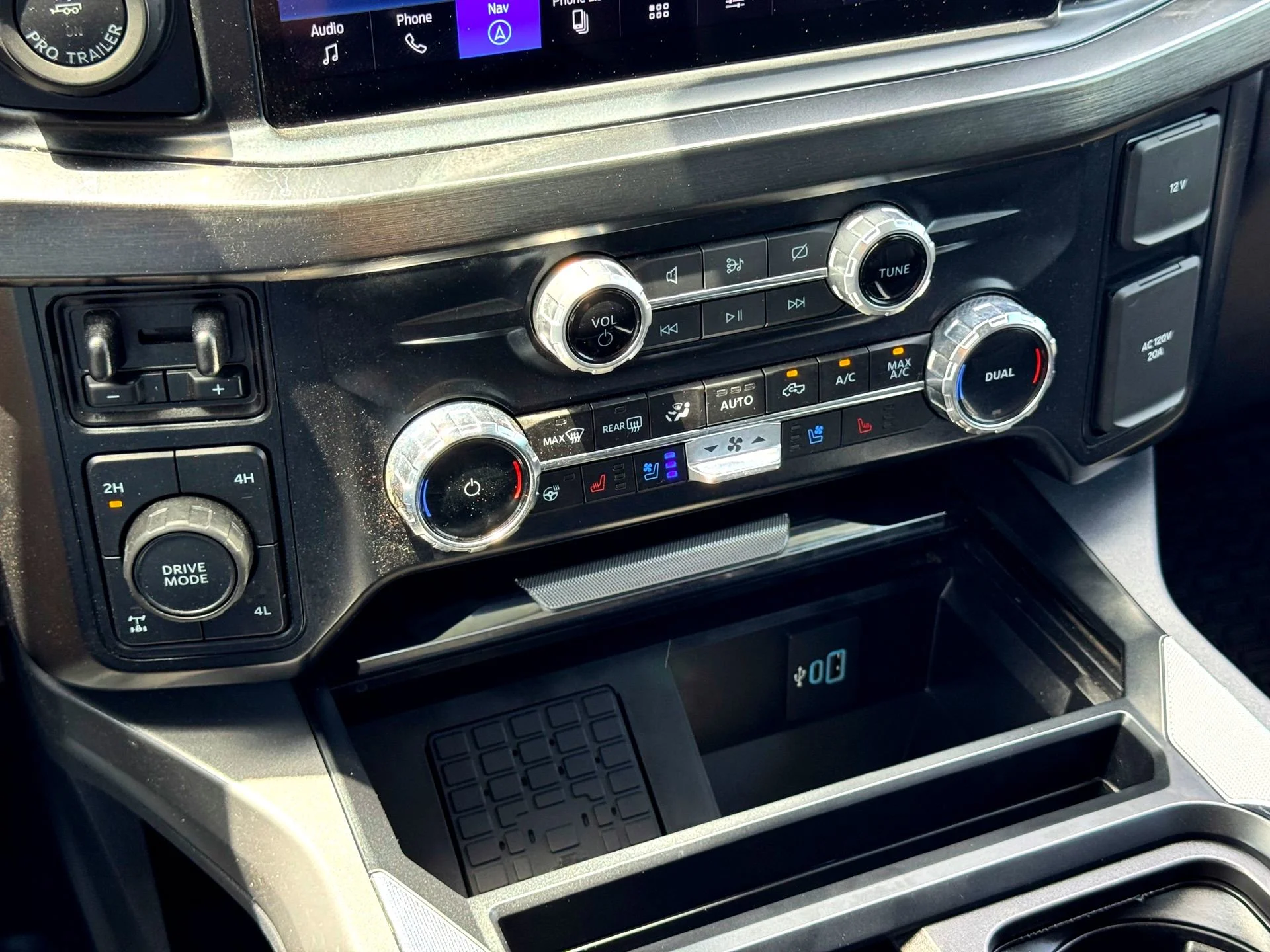 Used 2024 White Ford Lariat image 26