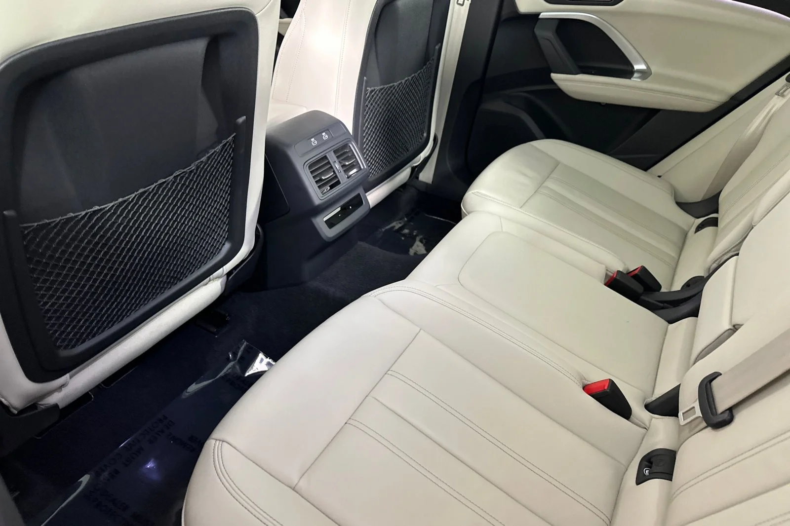 Used 2025 Glacier White Metallic Audi Premium 2.0 TFSI quattro image 11