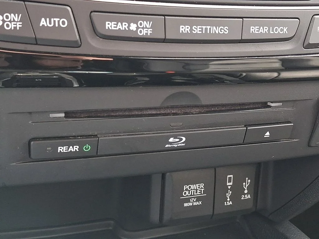 2018 Honda Pilot Touring - Photo 28