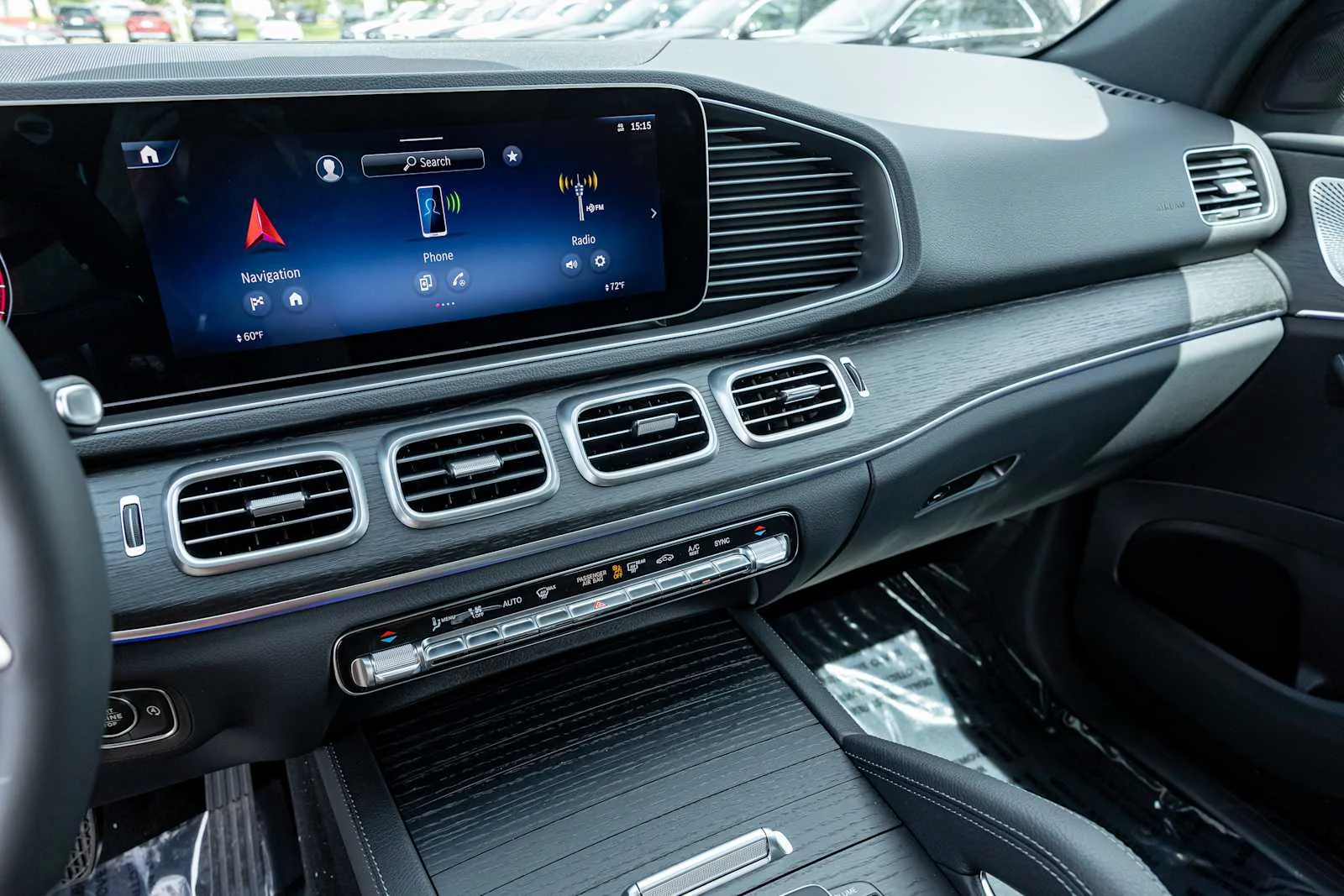 New 2026 MANUFAKTUR Moonlight White magno Mercedes-Benz GLE 450 image 15