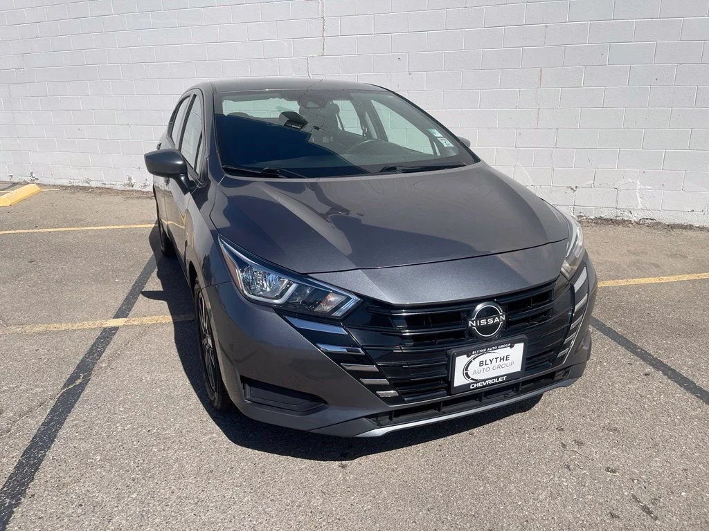 Used 2023 Gray Nissan SV image 10