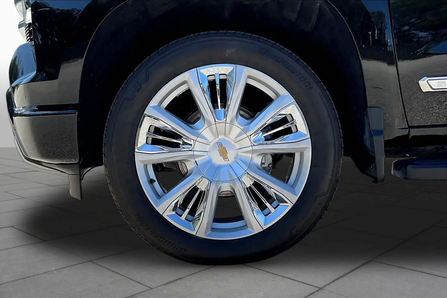 Used 2023 Black Chevrolet High Country image 21