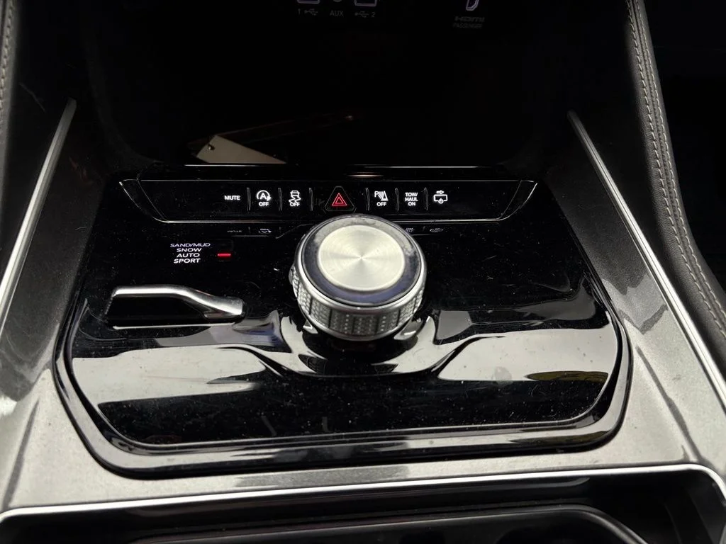 Used 2023 Bright White Clearcoat Jeep Base image 30