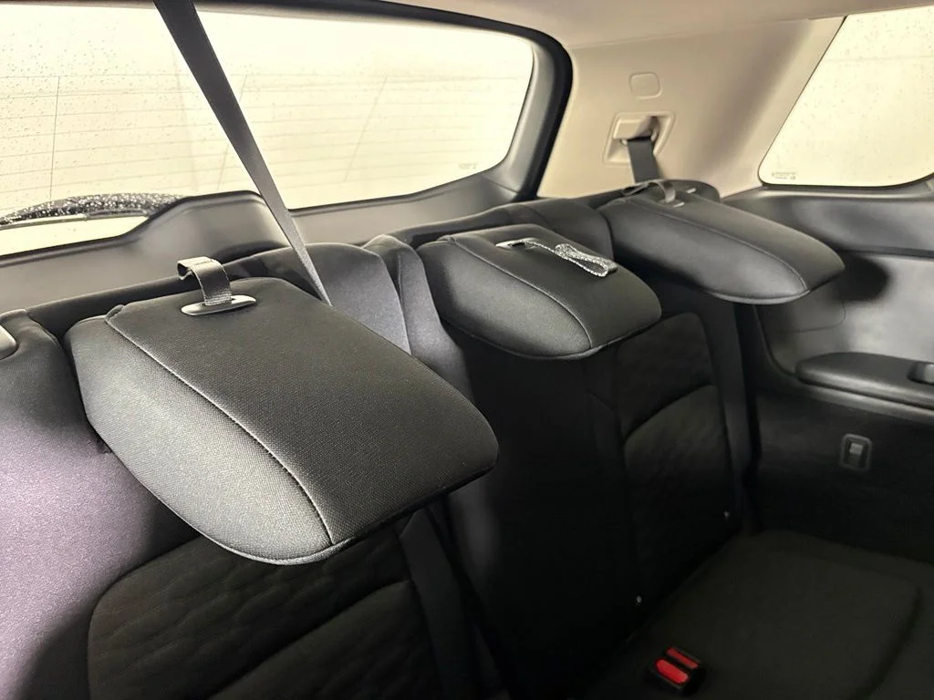 Used 2024 Silver Nissan SV image 18