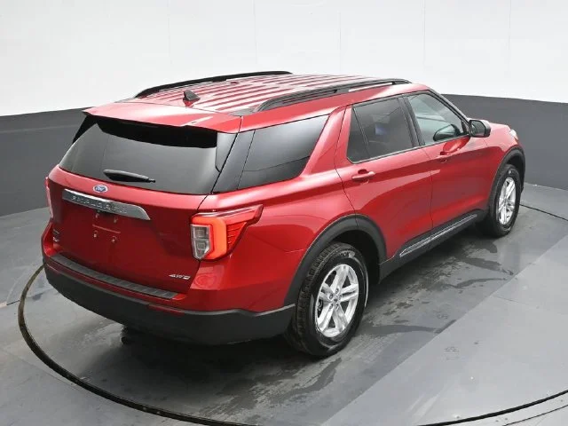 Used 2023 Red Ford XLT image 17