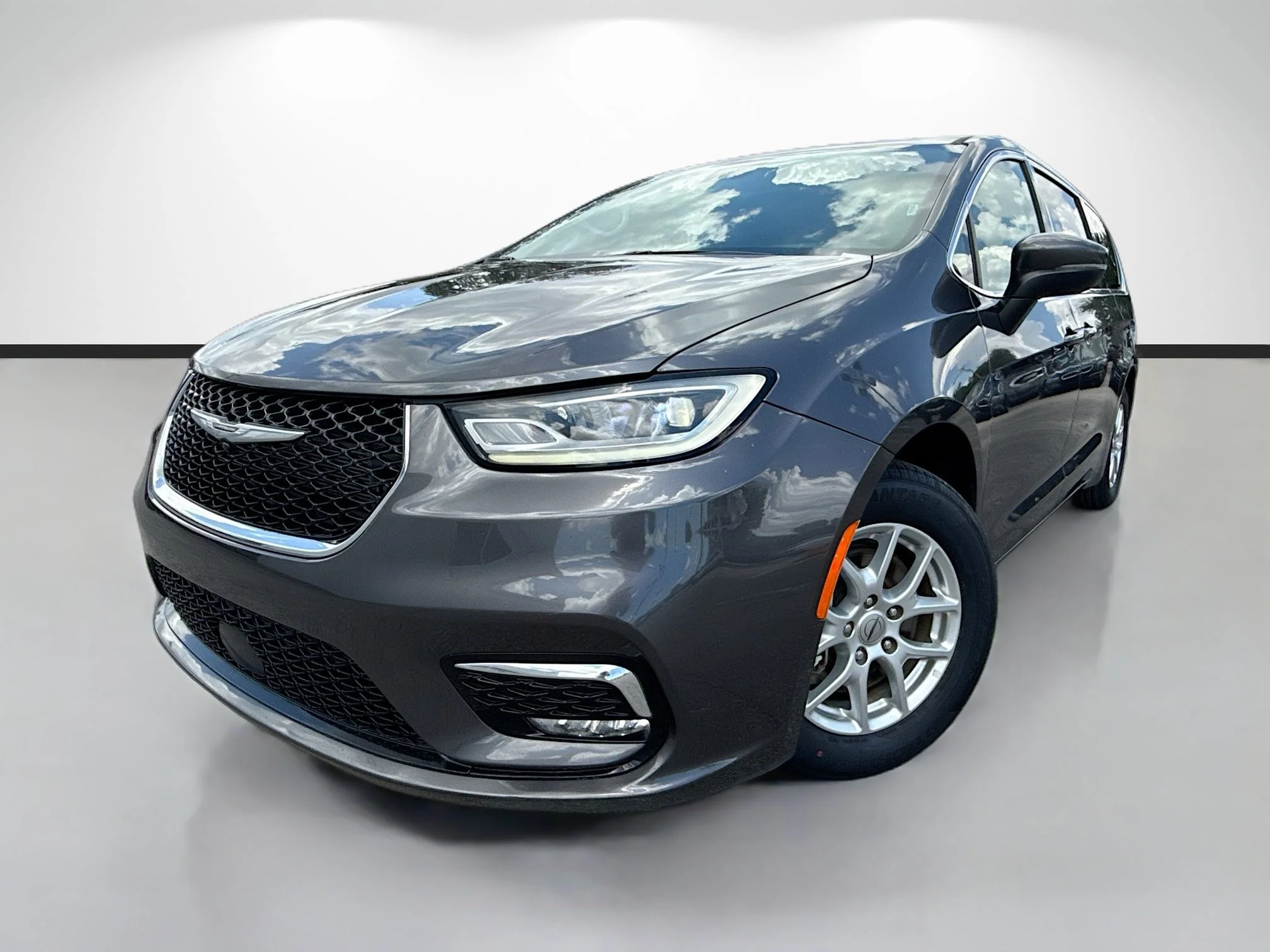 Used 2023 Granite Crystal Metallic Clearcoat Chrysler Touring L image 1