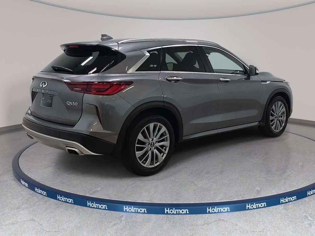 Certified Used 2025 Graphite Shadow INFINITI LUXE image 5