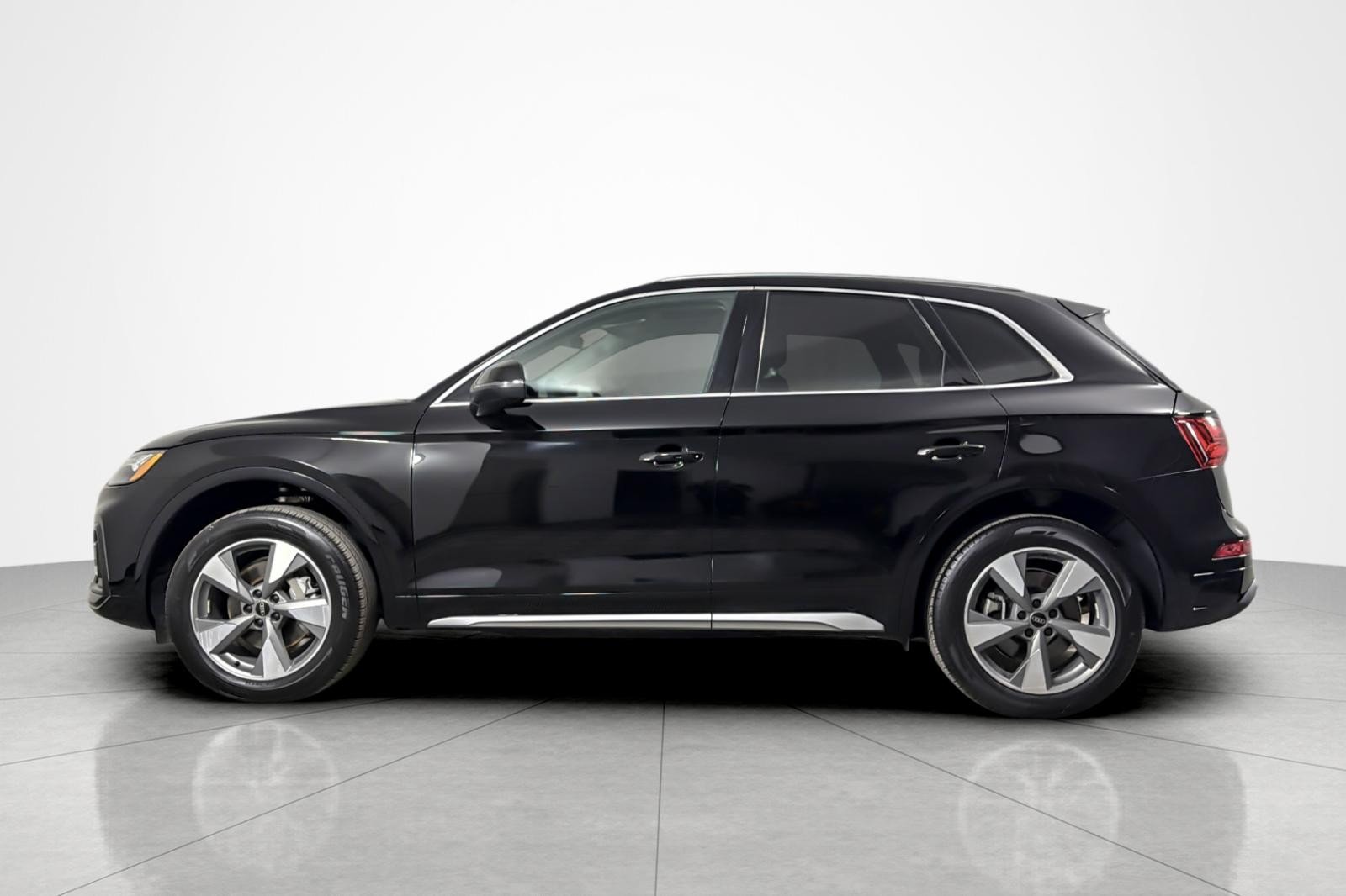 Used 2023 Brilliant Black Audi Premium Plus 40 TFSI quattro image 2