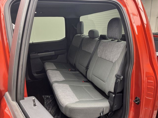 Used 2023 Hot Pepper Red Tinted Clearcoat Ford XLT image 12